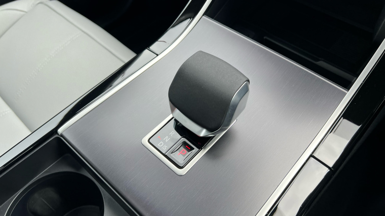 Land Rover Range Rover Velar 2.0 P400e Dynamic SE 5dr Auto Estate